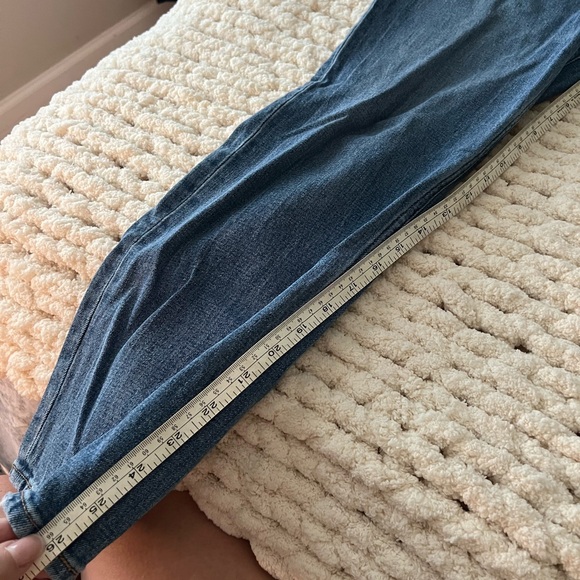 Abercrombie & Fitch High Rise Blue Jeans - Picture 9 of 10